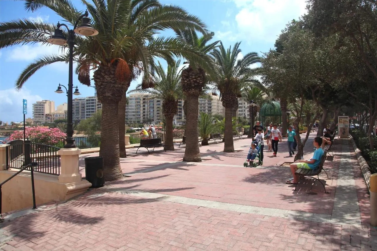 Modern 3 Bedroom & 3 Bathroom Apartment - Near Balluta Bay Saint Julian's